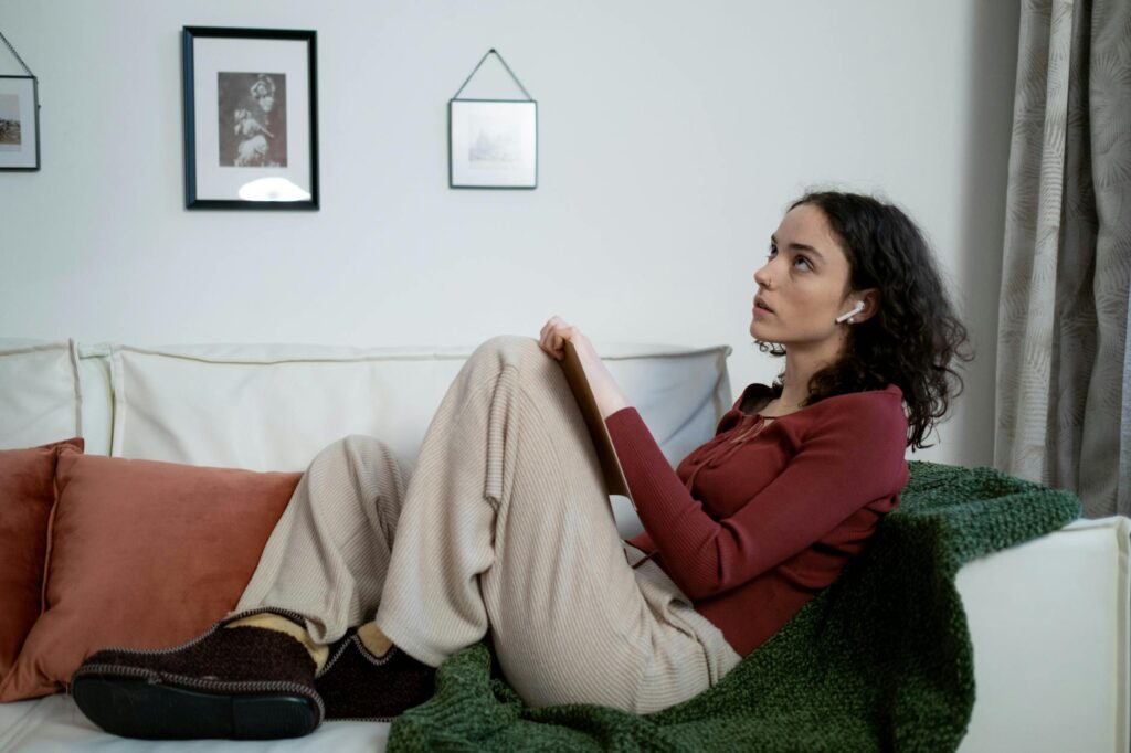 What is electronic device mindfulness?
