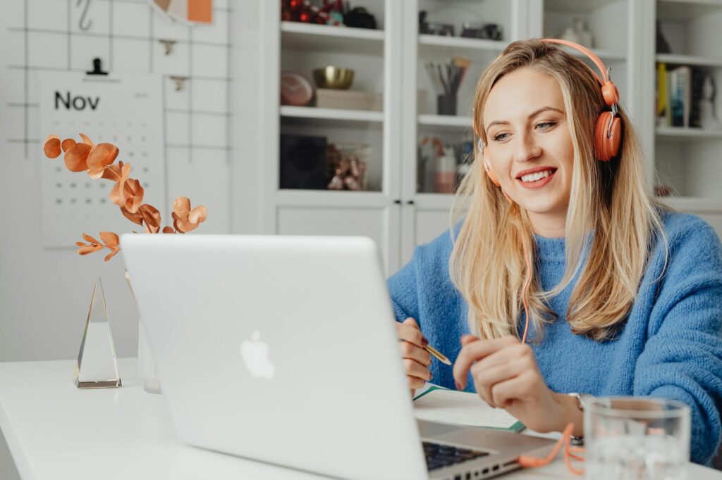 What is online calendar applications?