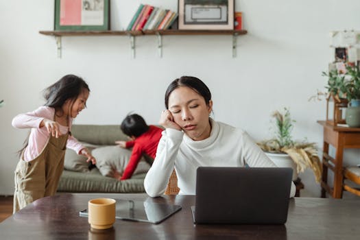 What is online distraction strategies?