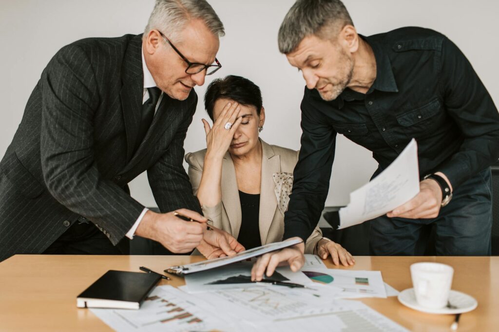 What is project deadline management techniques?