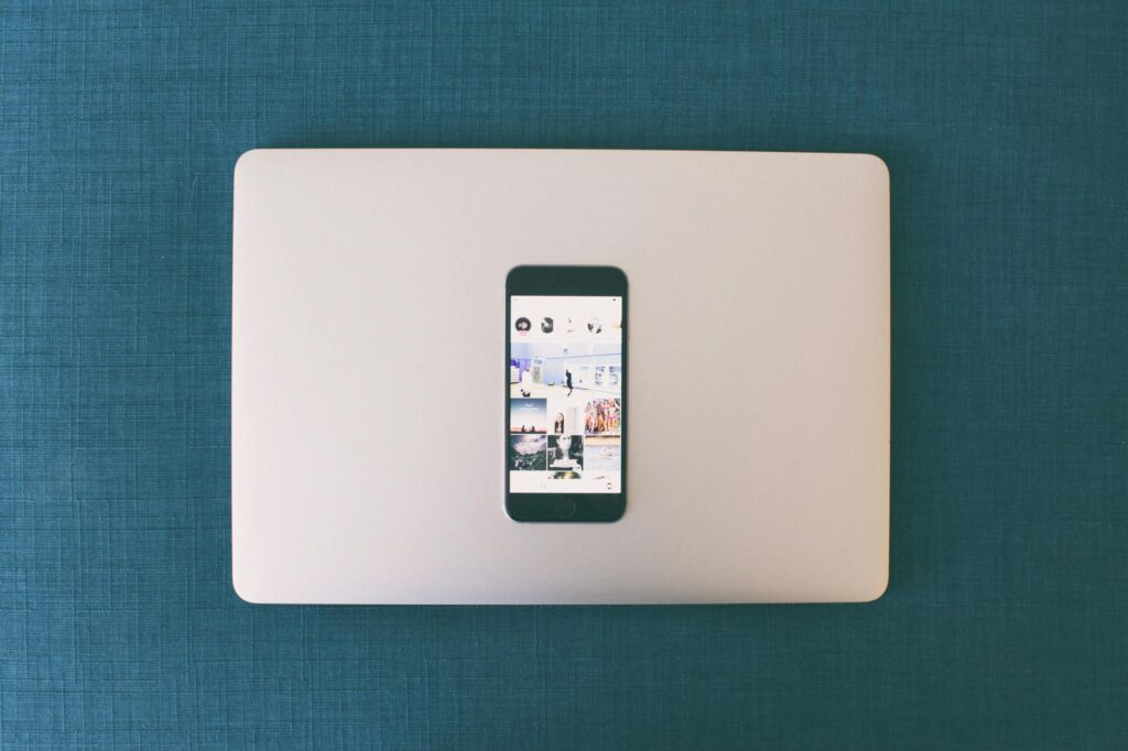 What is virtual co-working applications?