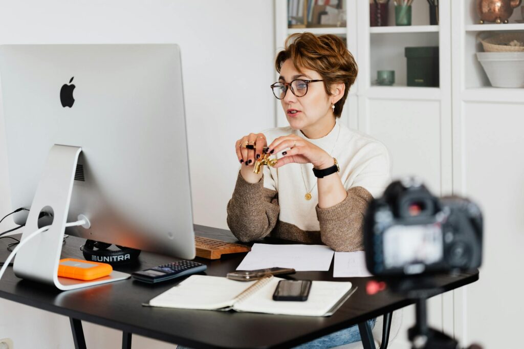 What is virtual communication?