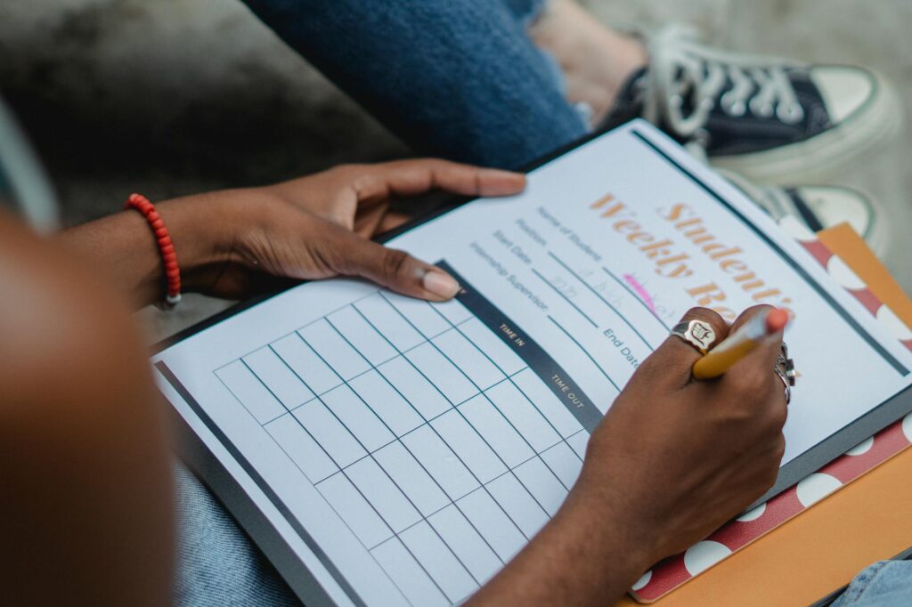 What is weekly task evaluator?